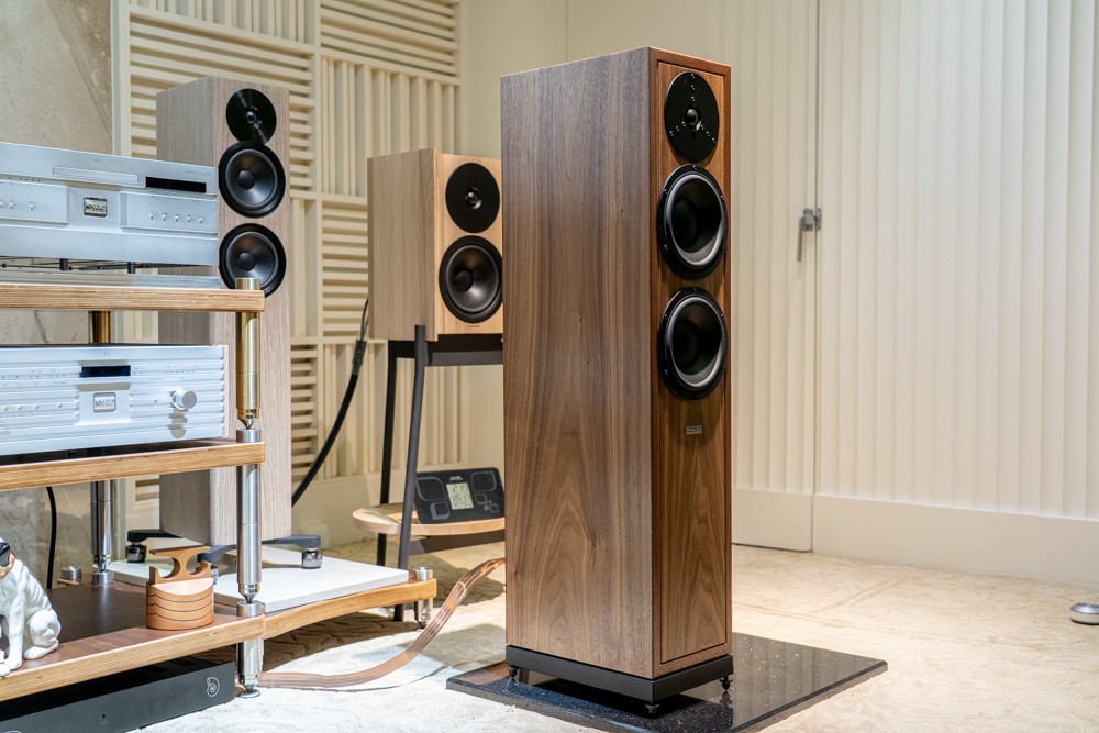 比经典还更经典 家登音响试听：Dynaudio Contour Legacy