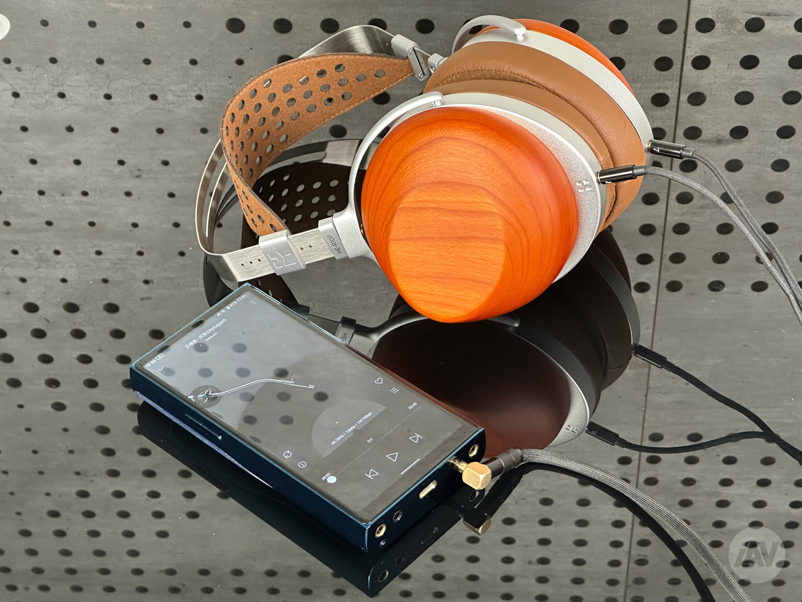 推荐 | “复刻还是致敬?”HIFIMAN HE-R10P木壳耳机-影音新生活