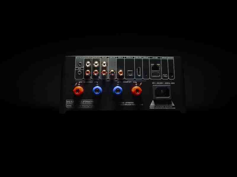新品 | “功能增加,芯片换新”NAD C700 V2 串流综合扩大机-影音新生活