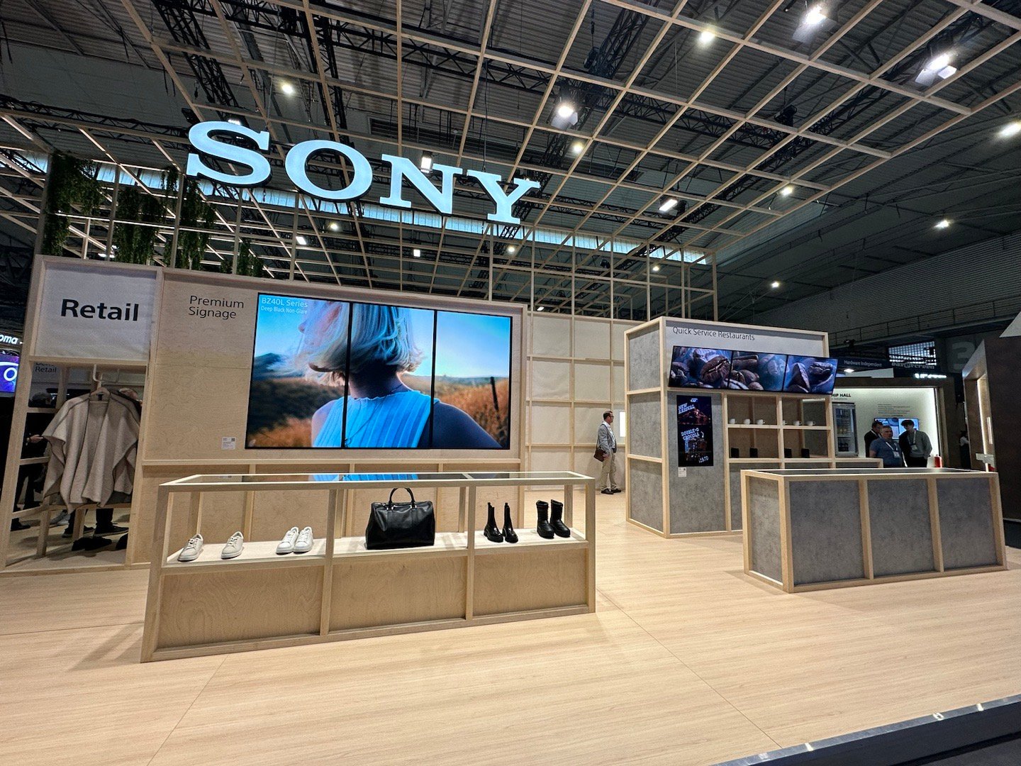 现场|“沉浸式影院继续进化,顶级显示方案新挑战” ISE 2024欧洲国际视听及集成系统展报道-影音新生活