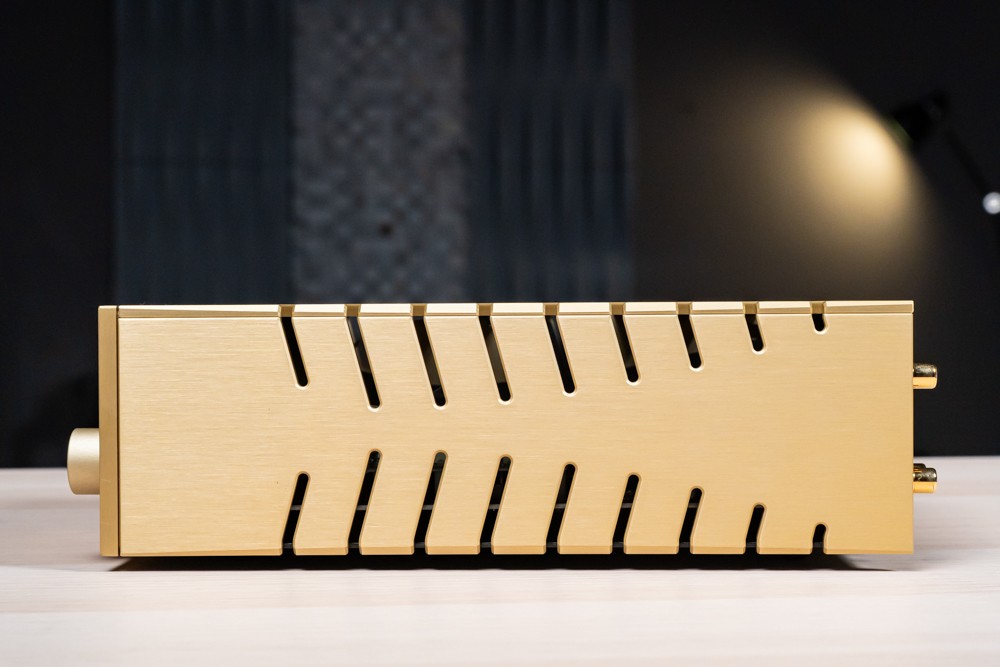 推力充沛音色还能千变万化：Gold Note HP-10 耳机扩大机