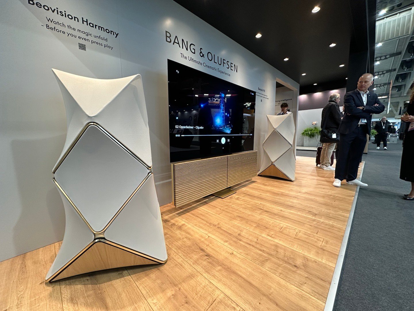现场|“沉浸式影院继续进化,顶级显示方案新挑战” ISE 2024欧洲国际视听及集成系统展报道-影音新生活