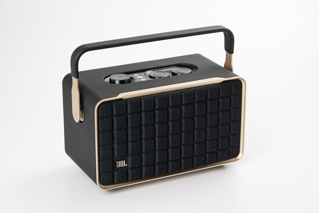 采购清单里怎能没有它们？JBL Authetics 系列智能型音箱
