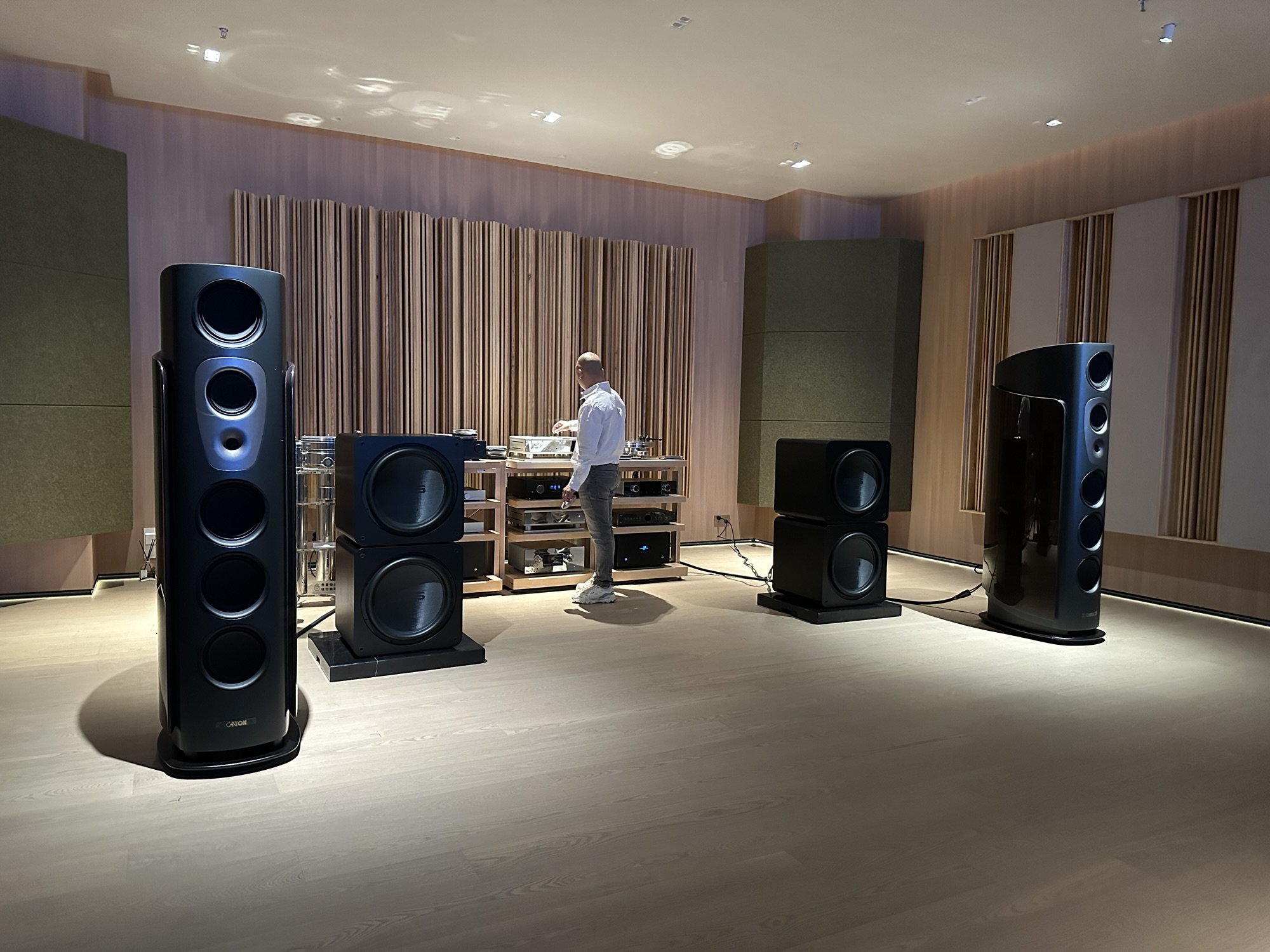 现场|“强大、精密、易用”美国SVS旗舰低音炮系列17-Ultra R|Evolution新品发布会-影音新生活
