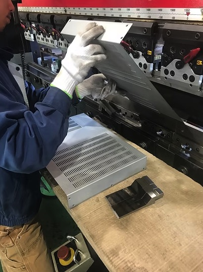 1757905119703956.jpg 听见音乐的深情款款:Aura VA40 Rebirth 综合扩大机