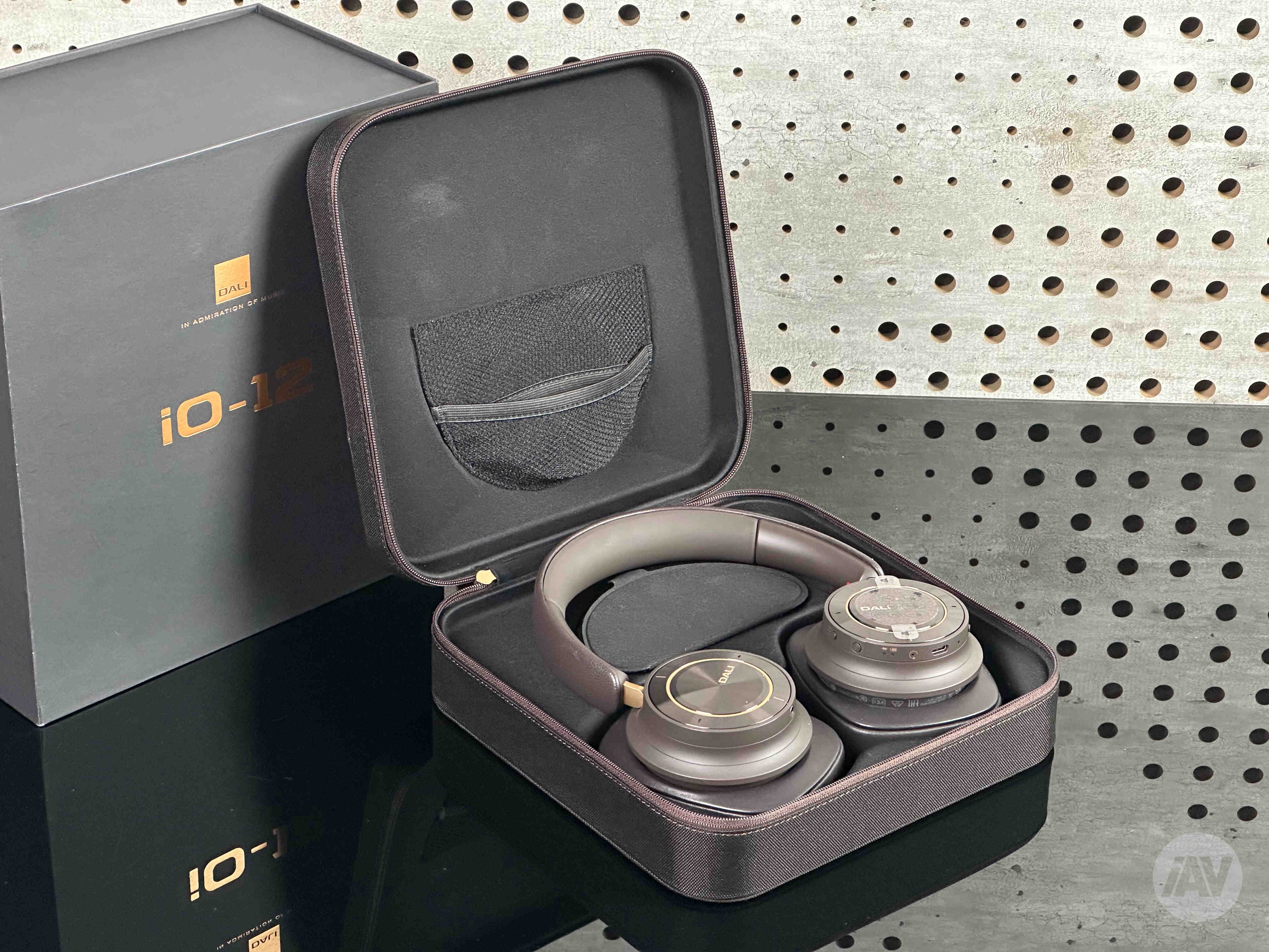 推荐|“首款SMC旗舰降噪耳机”DALI IO-12主动式降噪蓝牙耳机-影音新生活