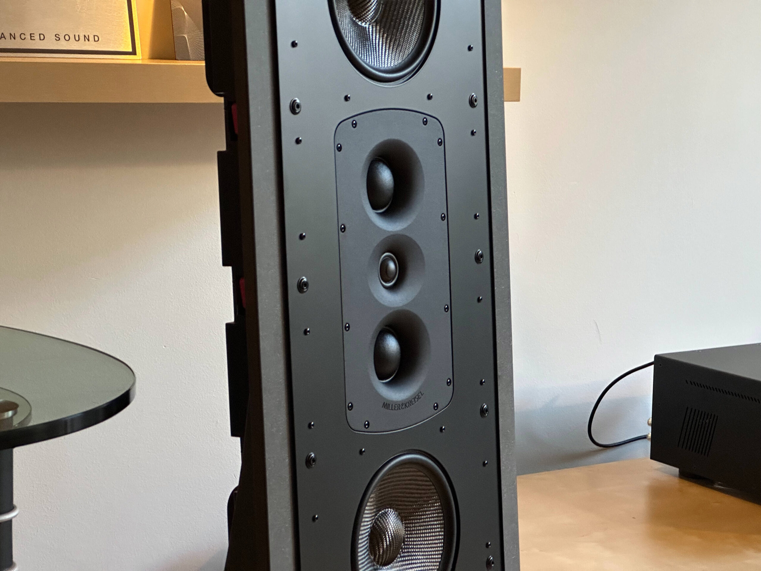 新品|“THX Dominus认证的参考级入墙式扬声器”M&K Sound IW500发布!-影音新生活
