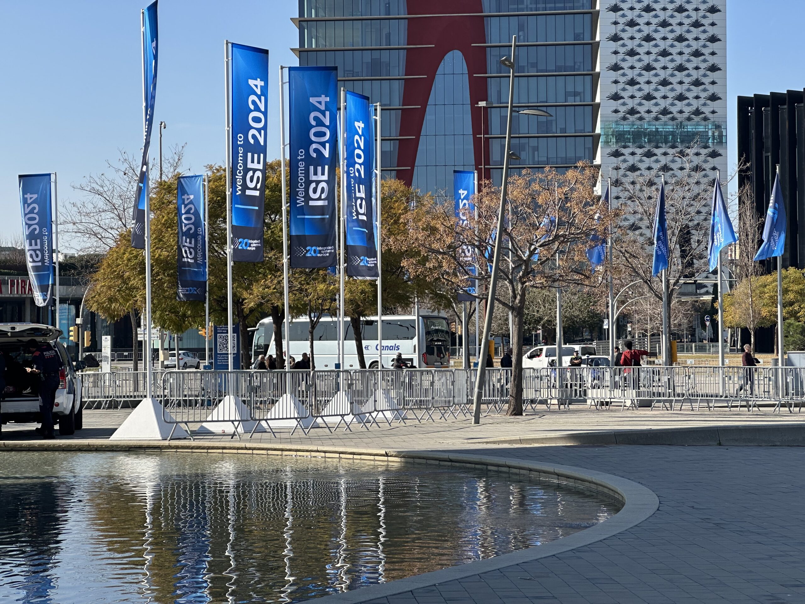 现场|“沉浸式影院继续进化,顶级显示方案新挑战” ISE 2024欧洲国际视听及集成系统展报道-影音新生活
