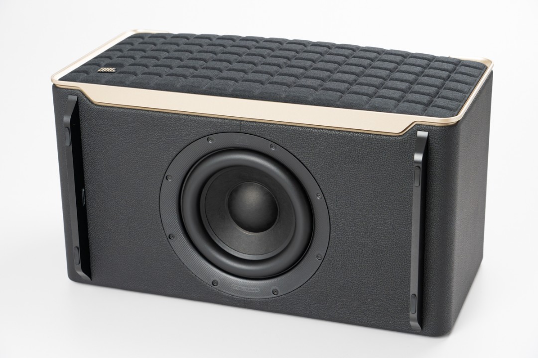 采购清单里怎能没有它们？JBL Authetics 系列智能型音箱