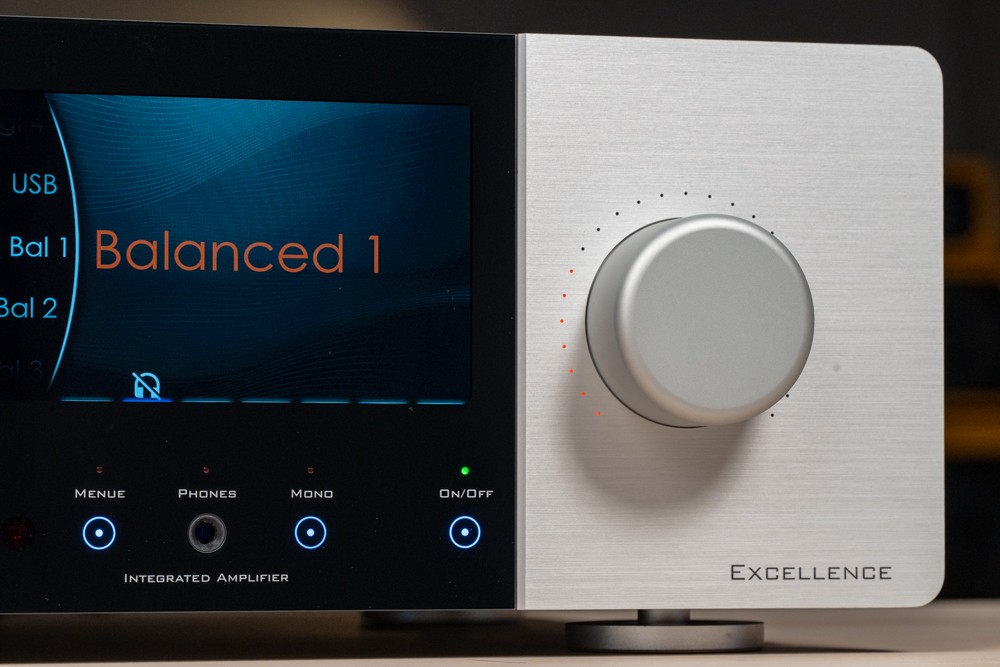 1756574980213351.jpg 理性与感性一次给足:Trigon Excellence 综合扩大机